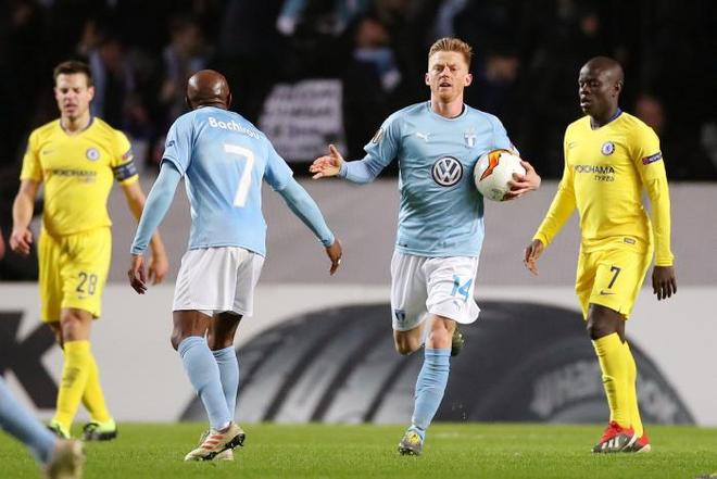 不仅是对她 不仅是对她