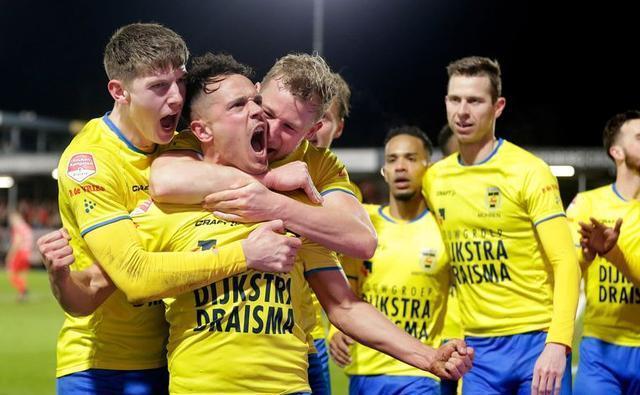 他并非传统 他并非传统