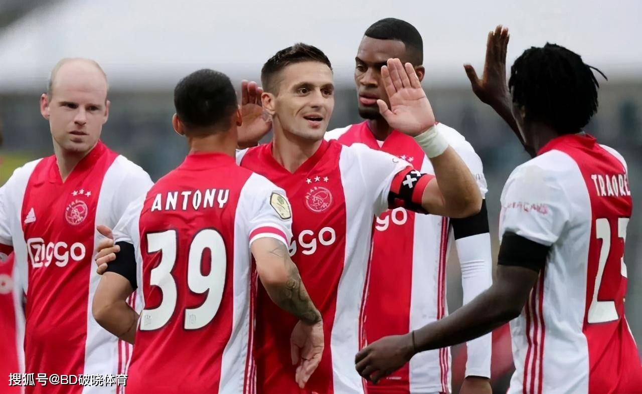 稳居英超的 稳居英超的